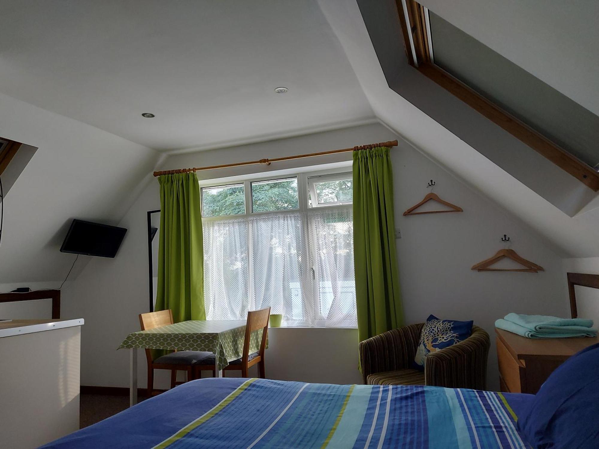 Chezzas Homestay Poole Exterior foto