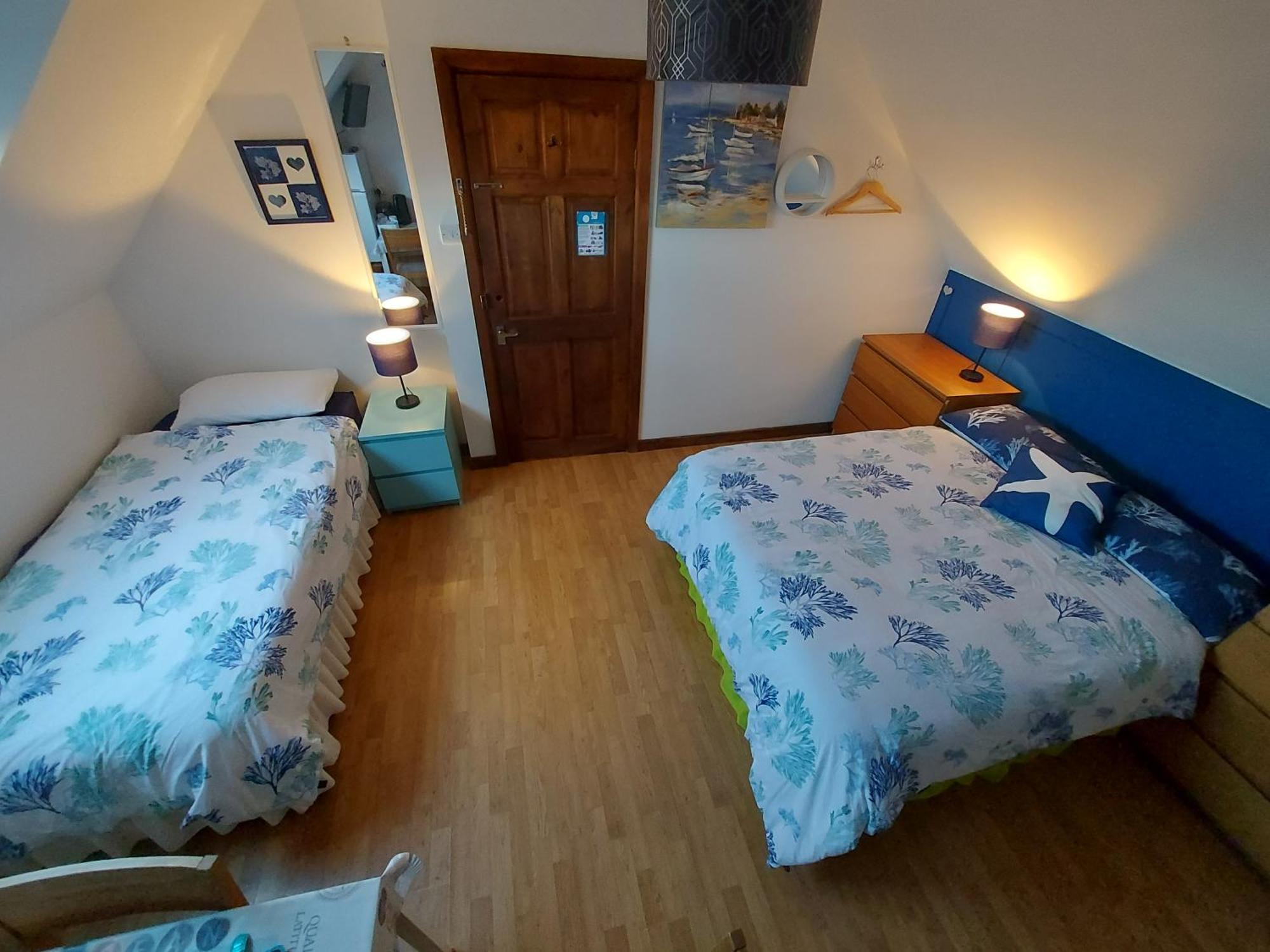 Chezzas Homestay Poole Exterior foto